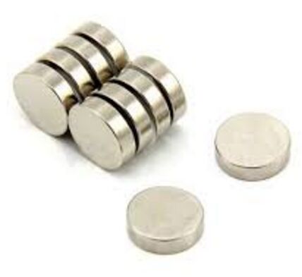Harga yang pantas Disk Countersunk Magnet bumi langka Magnetisme kuat Cocok on line