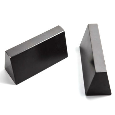 kualitas N48 Coated Ni Wedge Neodymium Magnet Permanen 0.01mm - 0.05mm pabrik