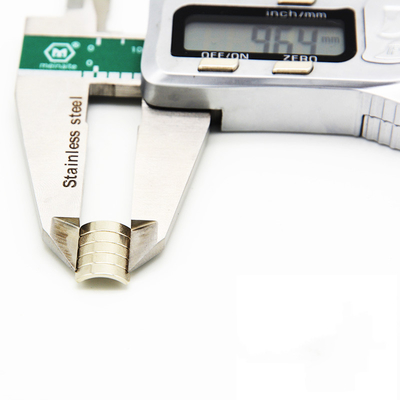 Harga yang pantas Industri N50 Neodymium Magnet Permanen 0,05mm Untuk Motor Ponsel on line