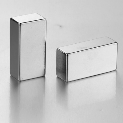 Harga yang pantas Blok 40X40X20mm N52 Neodymium Magnet Permanen Warna Perak on line