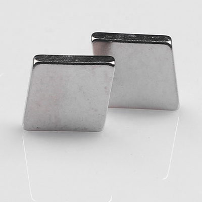 Harga yang pantas Kekuatan Tinggi N52 Neodymium Magnet Permanen Blok Warna Perak on line